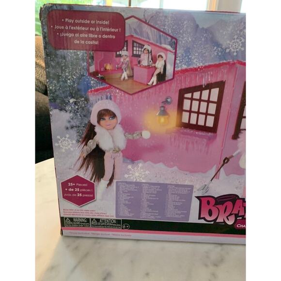 NIB Bratz Pink Winter Dream Cabin - Picture 7 of 10